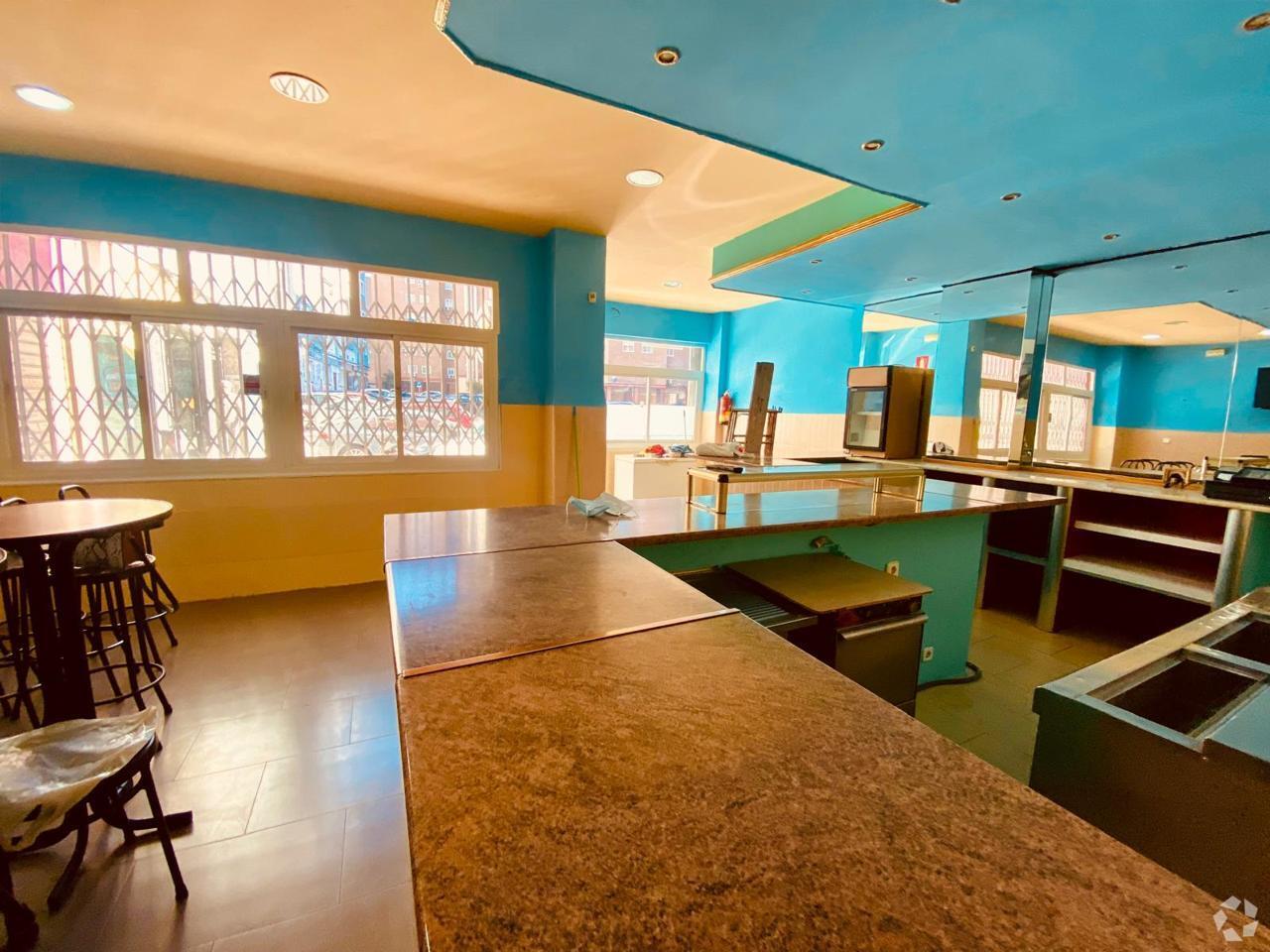 Retail in Fuenlabrada, Madrid to rent Interior Photo- Image 1 of 2