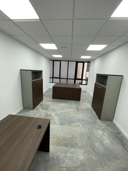 Office in València to rent - Building Photo - Image 1 of 14