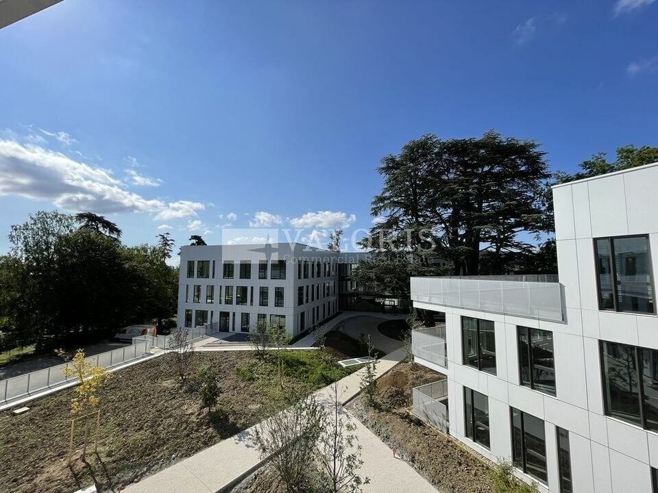 5 Allée Des Hêtres, Limonest to rent Building Photo- Image 1 of 7