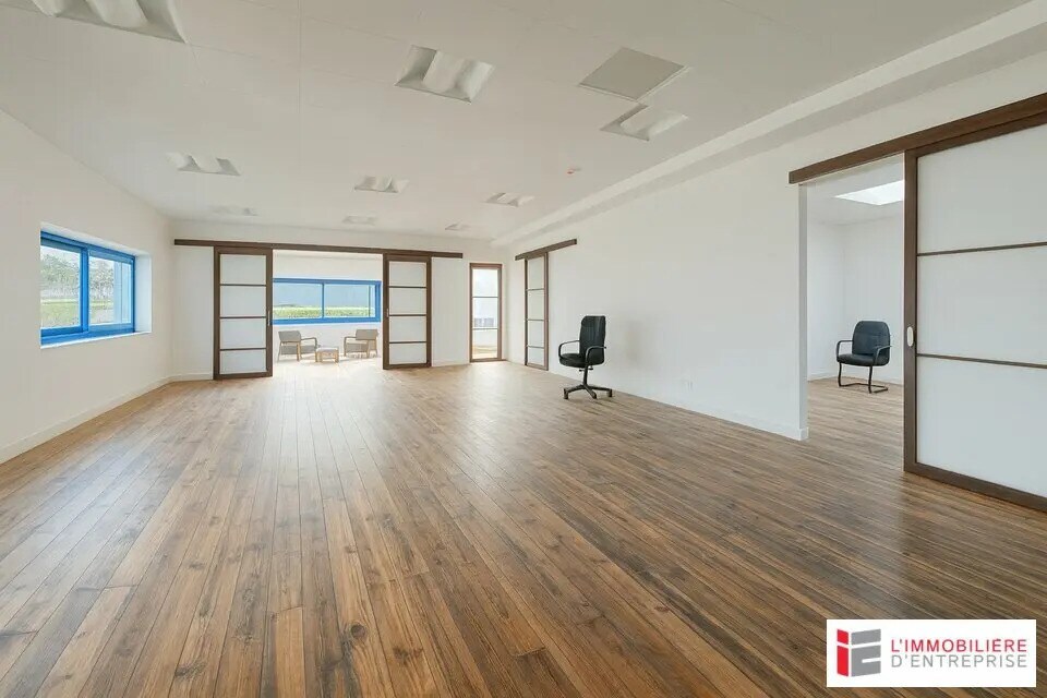 Location Bureaux 270 m² - Photo 1