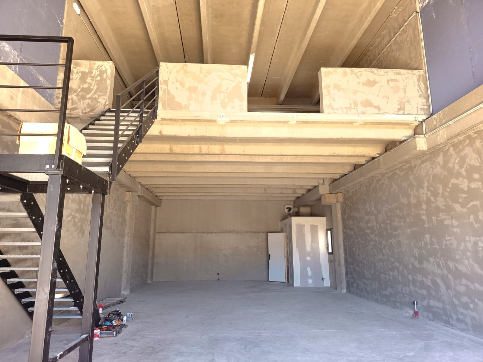 Light Industrial in La Seyne-sur-Mer to rent Interior Photo- Image 1 of 3