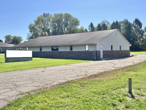 189 E Bell Dr, Warsaw, IN for rent Building Photo- Image 1 of 12