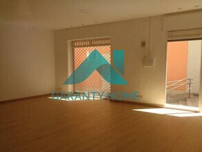 Retail in Cáceres, Cáceres to rent Interior Photo- Image 2 of 8