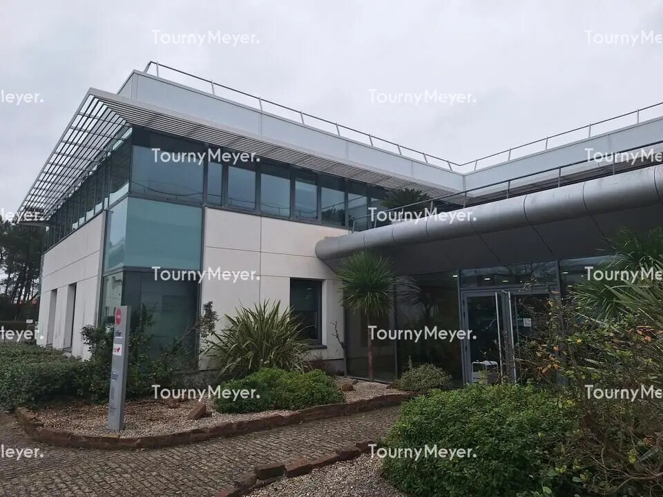 Office in Mérignac to rent Building Photo- Image 1 of 9