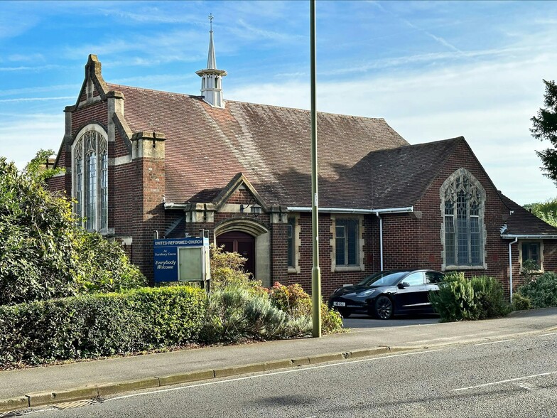 162 Bridge Rd, Sarisbury Green for sale - Building Photo - Image 2 of 7