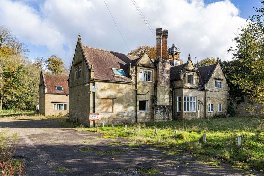 Portfolio of 2 properties for sale on LoopNet.co.uk - Building Photo - Image 3 of 5