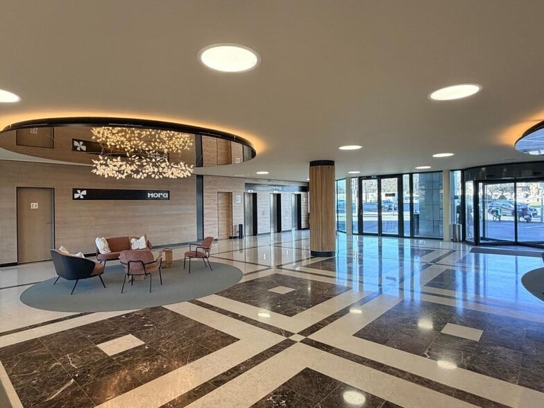 2-6 Place Du General De Gaulle, Antony to rent - Building Photo - Image 2 of 15