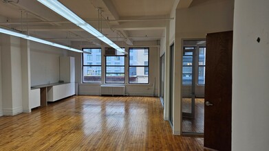 134 W 26th St, New York, NY for rent Interior Photo- Image 1 of 6