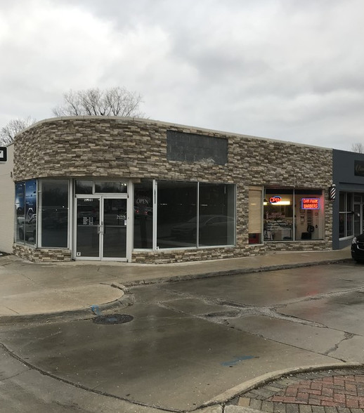 26001 Coolidge Hwy, Oak Park, MI for rent - Primary Photo - Image 1 of 1