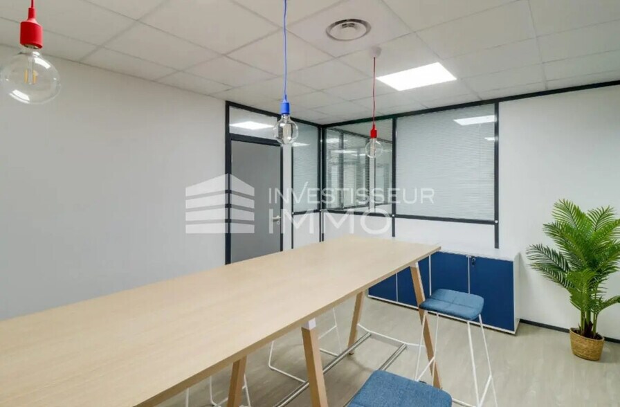 Office in Villiers-sur-Marne to rent - Interior Photo - Image 2 of 15