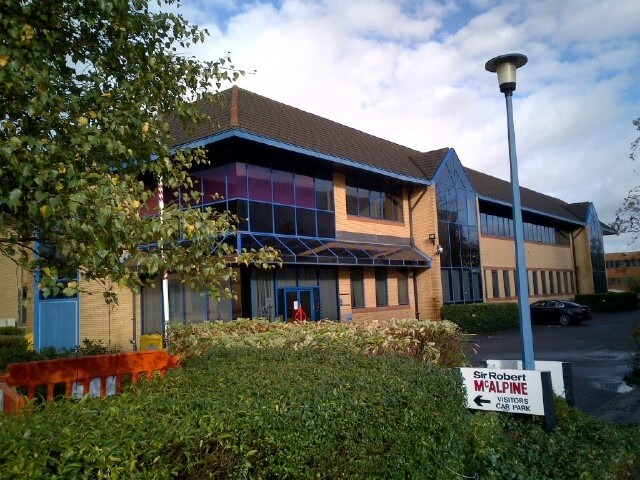 Eaton Rd, Hemel Hempstead for sale - Primary Photo - Image 1 of 1