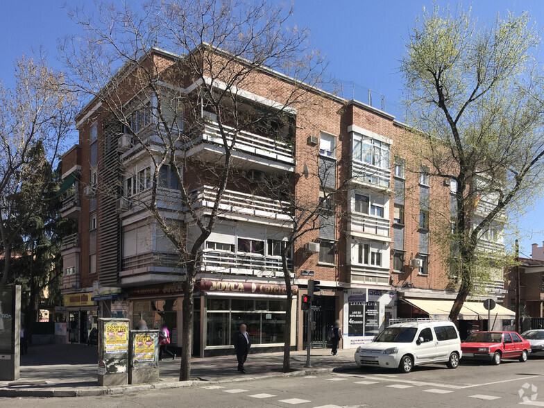 Calle De Federico Grases, 1, Madrid, Madrid for rent - Primary Photo - Image 1 of 2