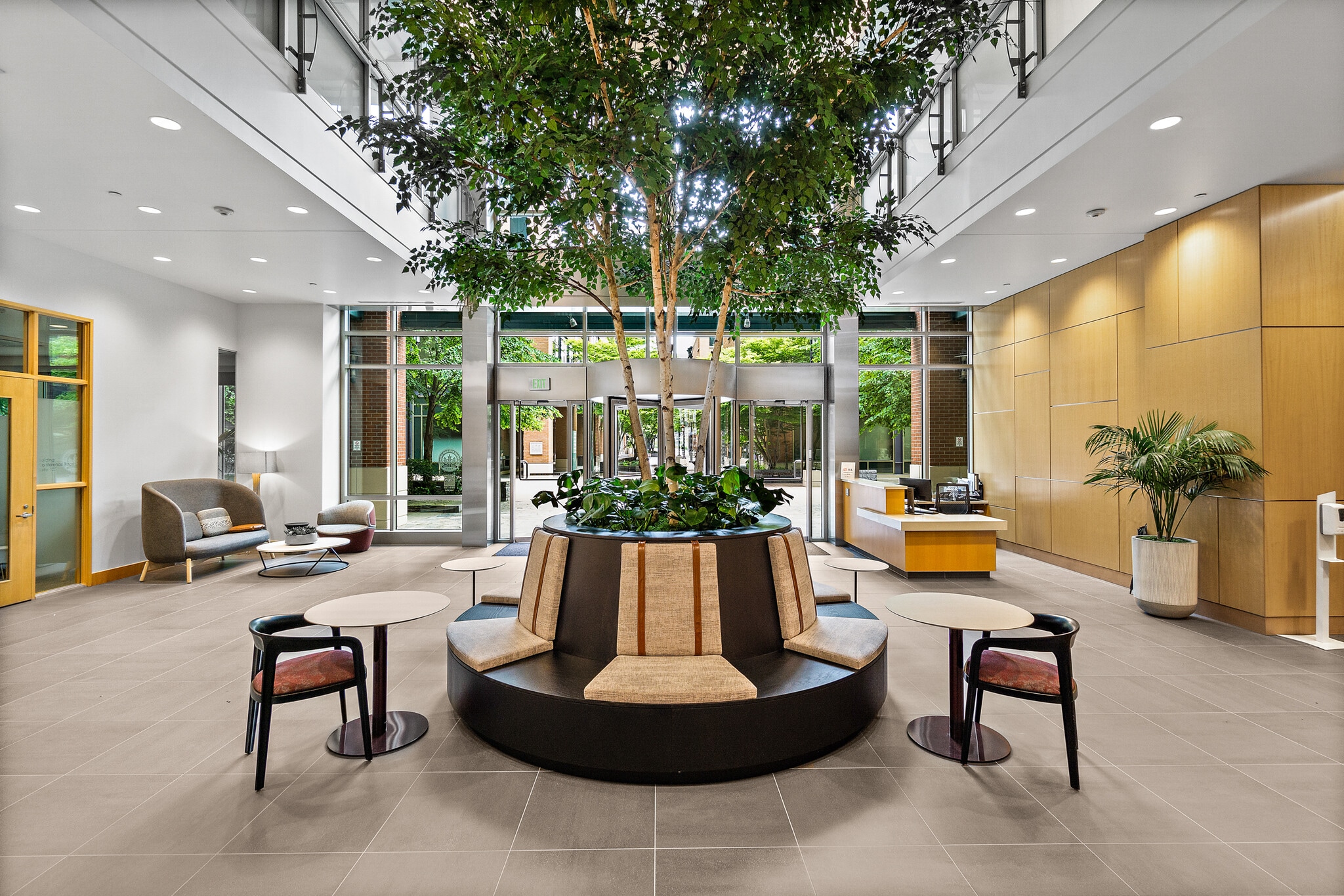 705 5th Ave S, Seattle, WA to rent Interior Photo- Image 1 of 11