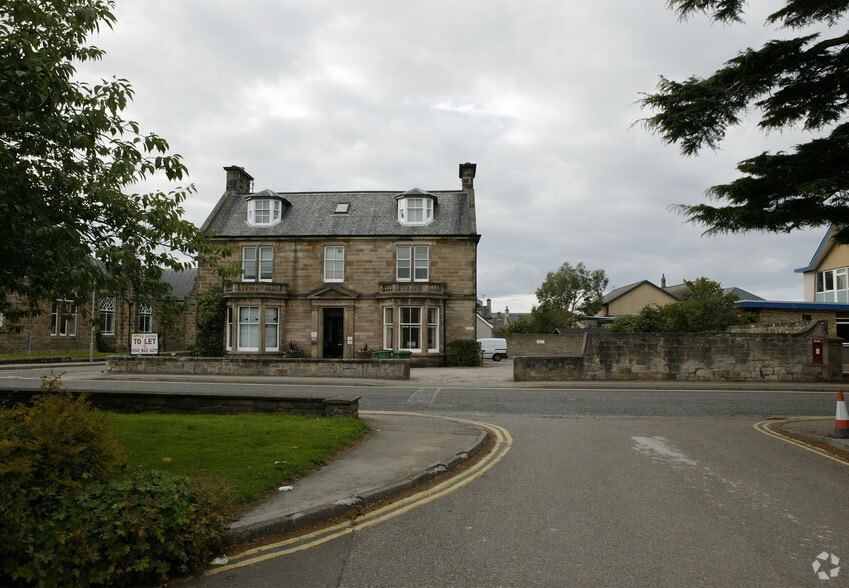 35 Moray St, Elgin to rent - Building Photo - Image 3 of 8