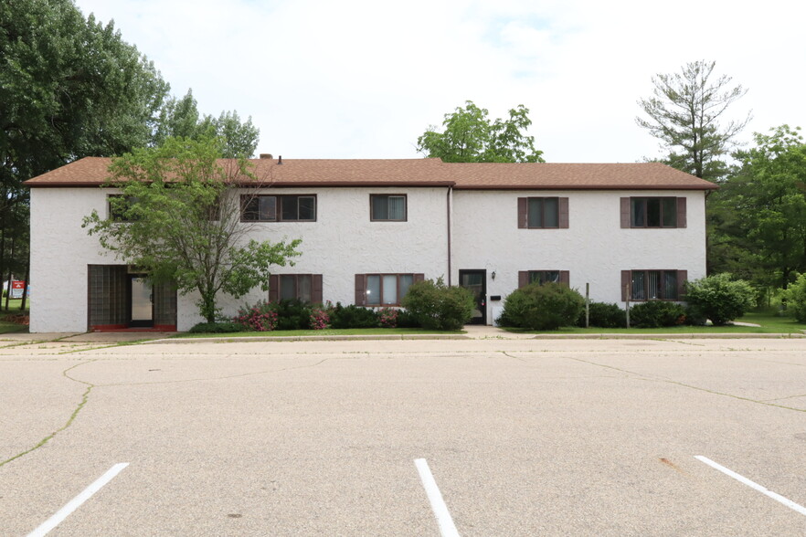 209 S Taft St, Whitewater, WI for rent - Building Photo - Image 1 of 10