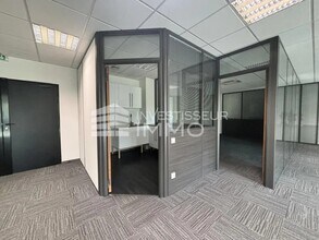 Office in Bry-sur-Marne to rent Interior Photo- Image 2 of 7