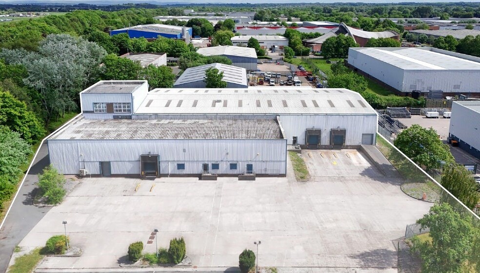 23 Kingsland Grange, Warrington to rent - Building Photo - Image 2 of 5