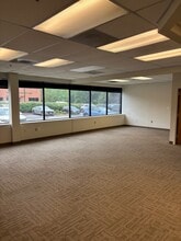 4000 Blackburn Ln, Burtonsville, MD to rent Interior Photo- Image 2 of 4