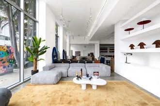 8250-8256 Melrose Ave, Los Angeles, CA to rent Building Photo- Image 2 of 8