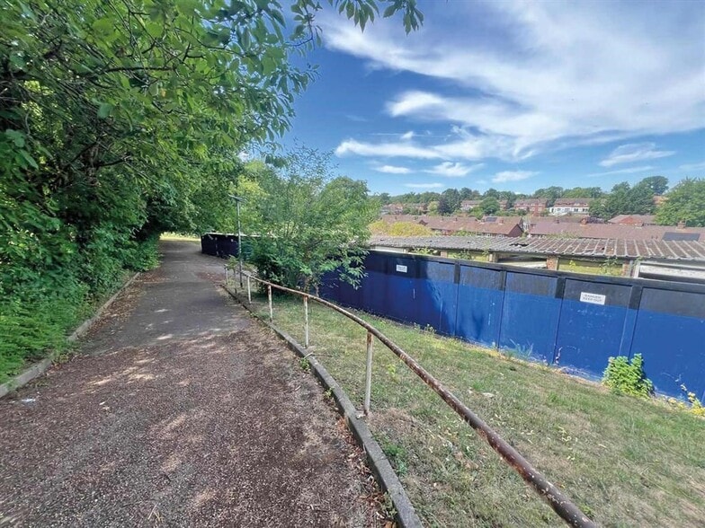 62 White Hedge Dr, St Albans for sale - Building Photo - Image 3 of 4