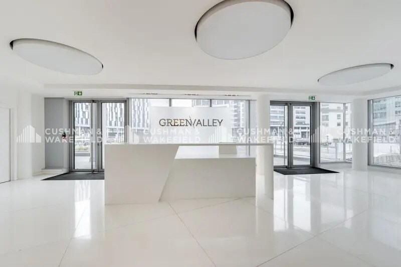 Office in Massy to rent - Lobby - Image 2 of 9