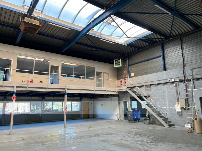 19 Rue Jean Poulmarch, Argenteuil to rent - Building Photo - Image 2 of 7