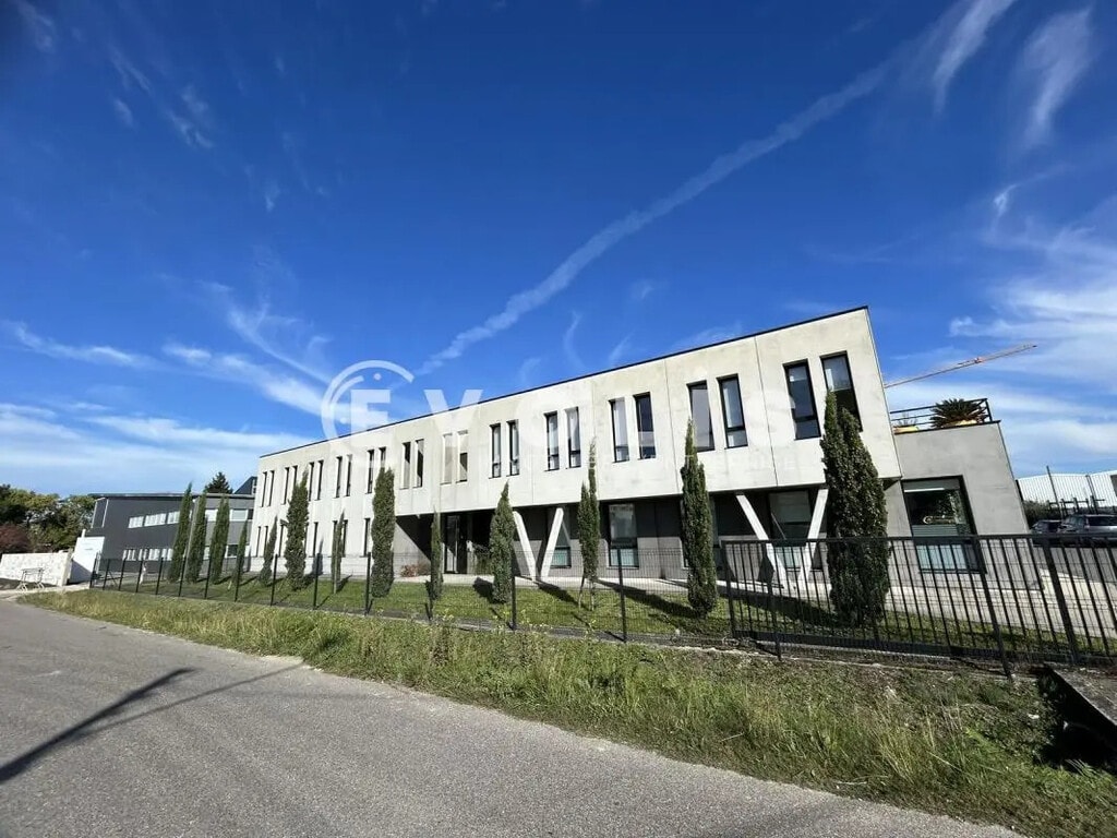 Location Bureaux 120 m² - Photo 1