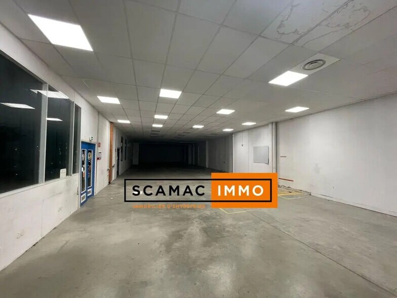 Office in Colombes to rent - Building Photo - Image 3 of 6