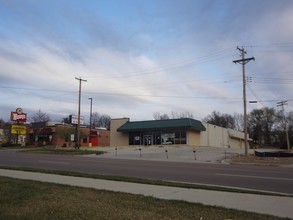 2106 Missouri Blvd, Jefferson City, MO for rent Building Photo- Image 1 of 2