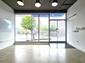 33-35 Brayards Rd, London to rent Interior Photo- Image 1 of 3