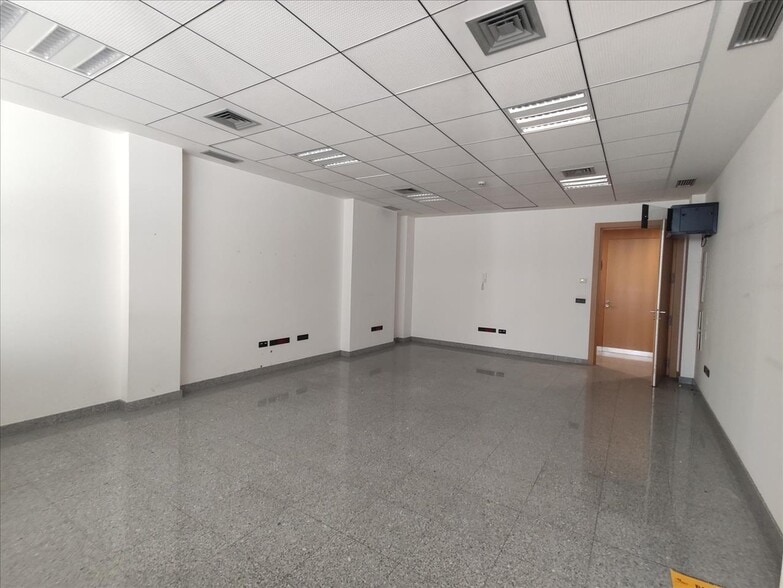 De Hytasa, Seville, Sevilla for sale - Interior Photo - Image 1 of 2