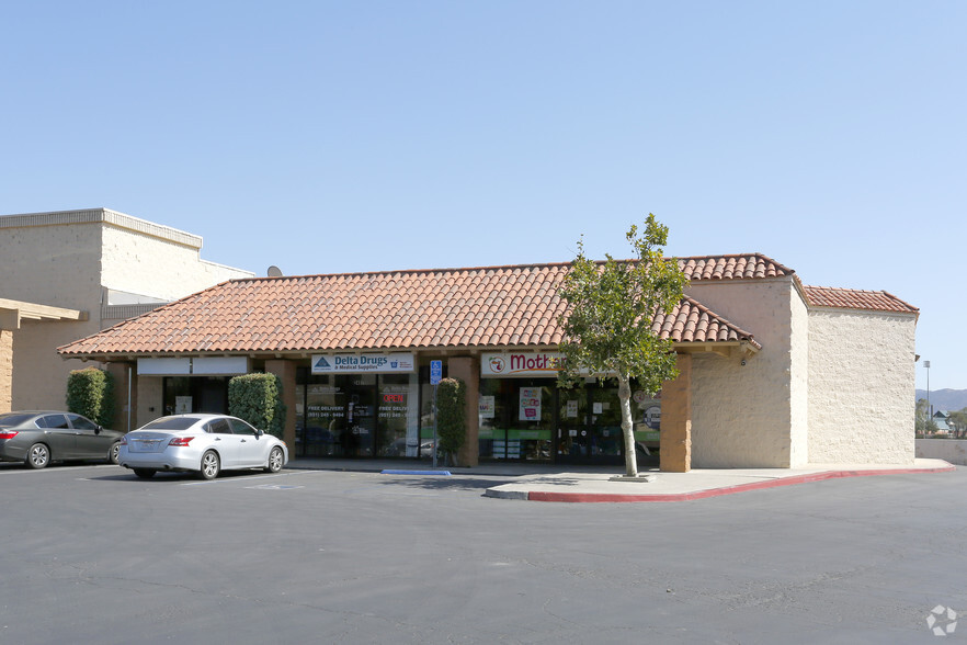 2495-2505 E Lakeshore Dr, Lake Elsinore, CA for rent - Building Photo - Image 1 of 11