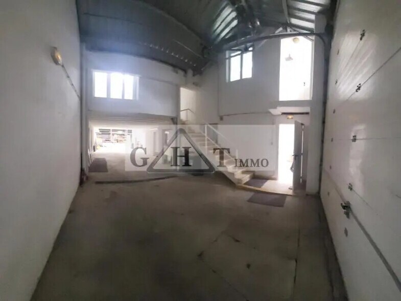 Industrial in Saint-Maur-des-Fossés to rent - Interior Photo - Image 2 of 11