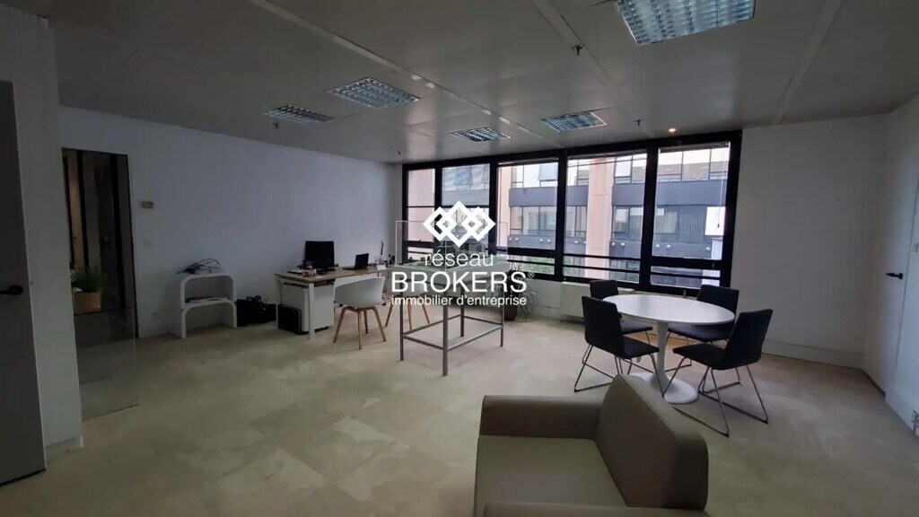Location Bureaux 346 m² - Photo 1