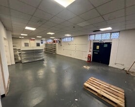 Bishopsford Rd, Morden to rent Interior Photo- Image 1 of 8