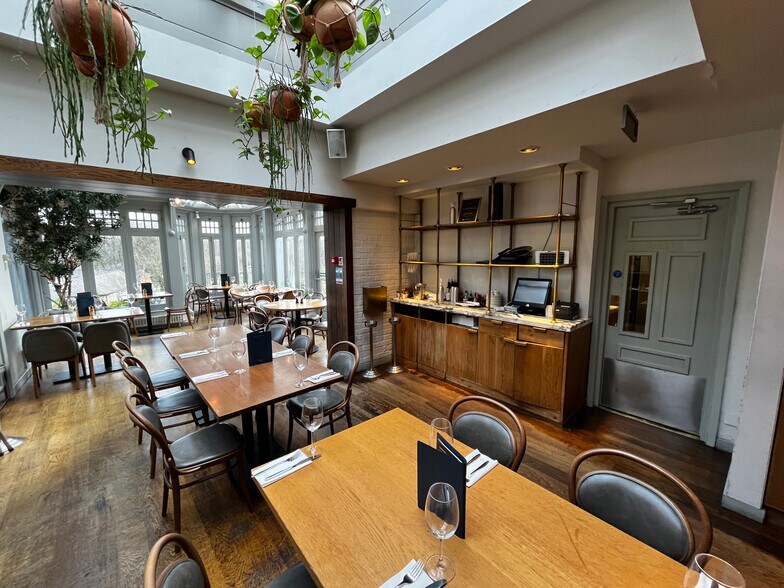 81 King St, Knutsford for sale - Building Photo - Image 2 of 10