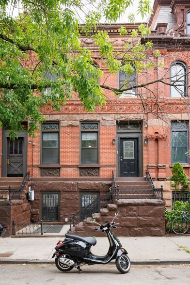 53 Linden St, Brooklyn, NY for sale - Primary Photo - Image 1 of 1