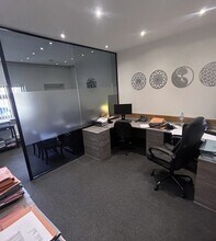 16 College Ave, Harrow to rent Interior Photo- Image 2 of 2