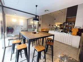Retail in Barcelona, Barcelona to rent Interior Photo- Image 2 of 17
