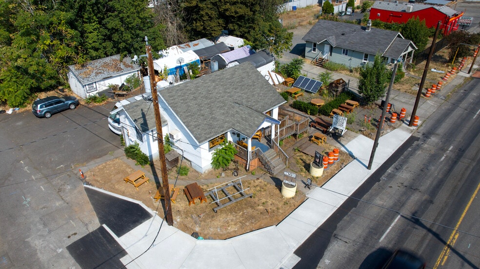 8137 SE Henderson Ave, Portland, OR for sale - Building Photo - Image 1 of 8