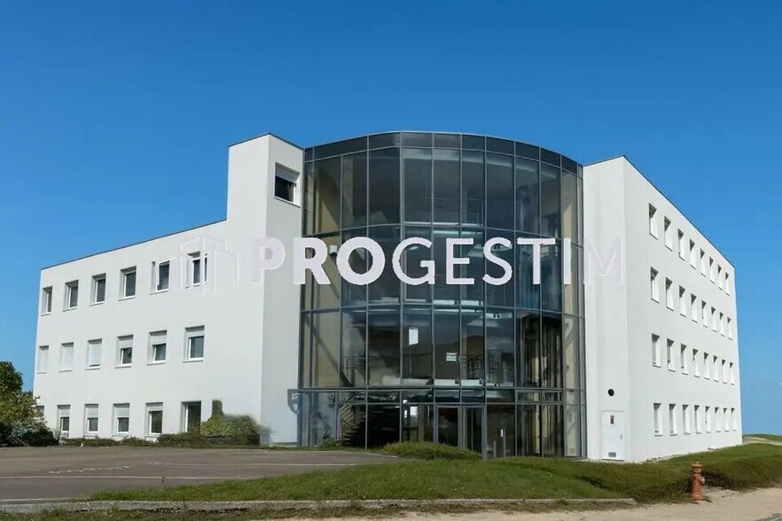 Office in Dijon to rent - Building Photo - Image 1 of 7