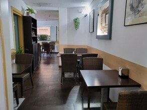 Retail in Barcelona, Barcelona to rent Interior Photo- Image 2 of 12
