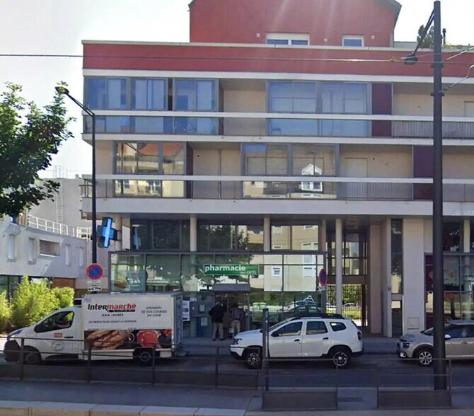 Office in Dijon to rent - Building Photo - Image 2 of 9