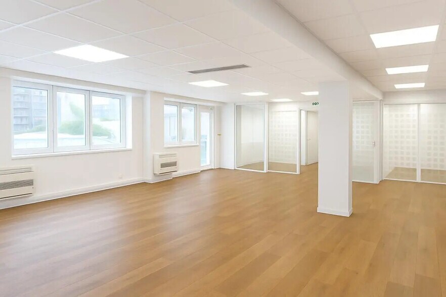 Office in Boulogne-Billancourt to rent - Building Photo - Image 3 of 7