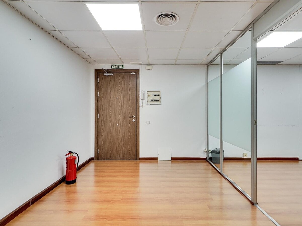 Barcelona, BAR 08007 - Unit Pt04 -  - Interior Photo - Image 1 of 34