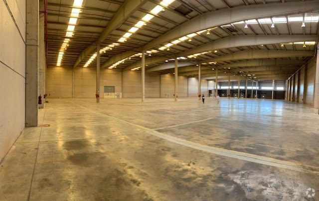 Industrial in Fontanar, Guadalajara to rent - Building Photo - Image 2 of 5