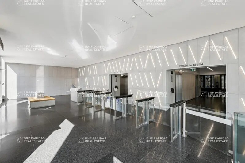 Office in Marseille to rent - Lobby - Image 3 of 22