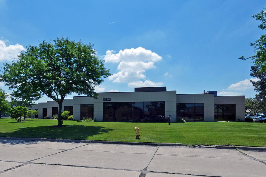 15201 Mercantile Dr, Dearborn, MI for rent - Building Photo - Image 1 of 2