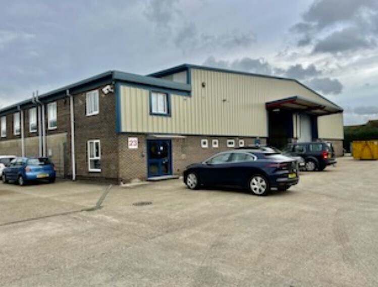 Unit 23 Romsey Industrial Estate, Greatbridge Rd Rd, Romsey to rent - Building Photo - Image 1 of 3