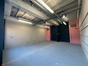 26 Whitefriars Av, Harrow for sale Interior Photo- Image 1 of 7